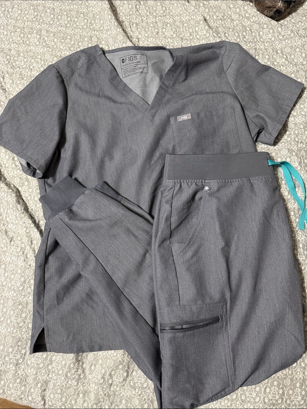 Figs Women's Charcoal Gray V-Neck Scrub Top and Pants Set